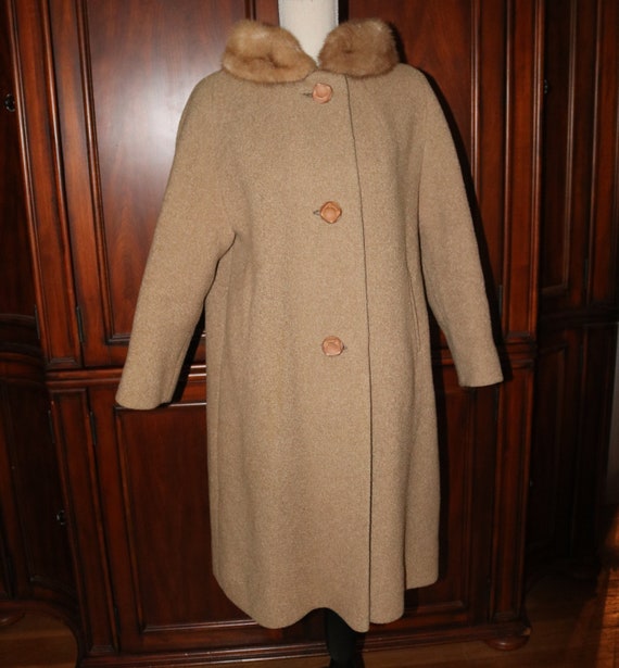 Women's Petite 1960s Blonde Mink Collar Wool Bouc… - image 1