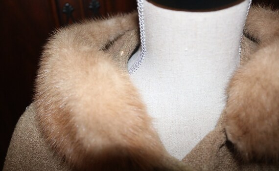 Women's Petite 1960s Blonde Mink Collar Wool Bouc… - image 9