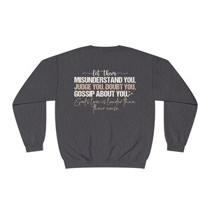 Déjalos amar, camiseta de cuello redondo con el mensaje &quot;Dios los ama&quot;, camiseta inspiradora, camiseta con frases positivas, salud mental, citas inspiradoras, regalo de amor propio
