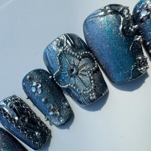 Retro cat-eye art nails, Court Style nails, handmade press ons, christmas press on, press on nails, designed nails, y2k press on nails