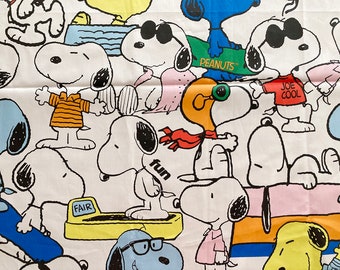 4672 - Colorful Snoopy (in large sizes) Cotton Fabric - 62 Inch (Width) x 1/2 Yard (Length)