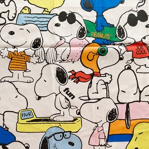 4672 - Colorful Snoopy (in large sizes) Cotton Fabric - 62 Inch (Width) x 1/2 Yard (Length)