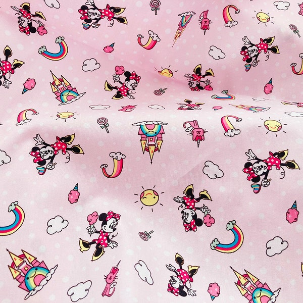 5376 - Tissu en popeline de coton Minnie Mouse Rainbow Castle à pois - 55 pouces (largeur) x 1/2 yard (longueur)