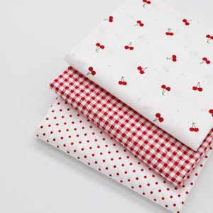 5078 - Tessuto di cotone a pois con frutta e ciliegie rosse e quadretti a quadretti - 62 pollici (larghezza) x 1/2 iarda (lunghezza)
