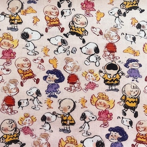 6217 - Snoopy Peanuts Friends Cotton Fabric - 43 Inch (Width) x 1/2 Yard (Length)