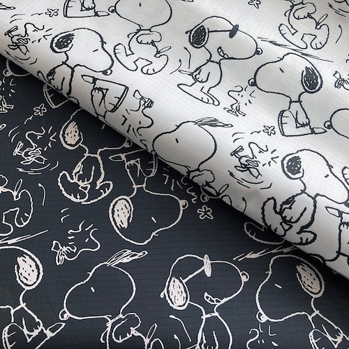 5440 - Snoopy Waterproof Fabric - 59 Inch (width) X 1/2 Yard