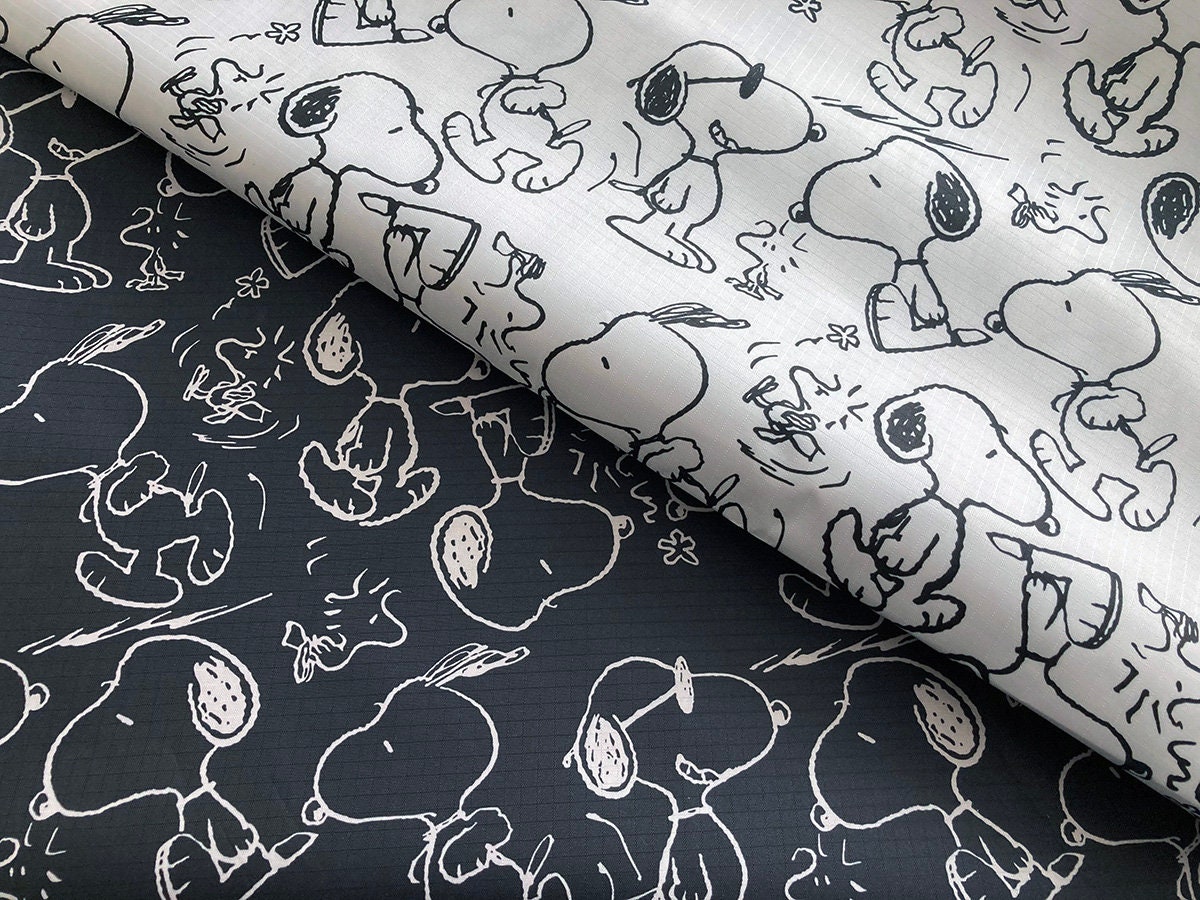 5440 - Snoopy Waterproof Fabric - 59 Inch (Width) x 1/2 Yard (Length)