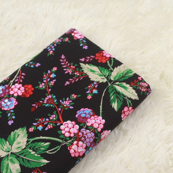 4330 - Cottage Chic Berry Cotton Fabric - 59 Inch (Width) x 1/2 Yard (Length)