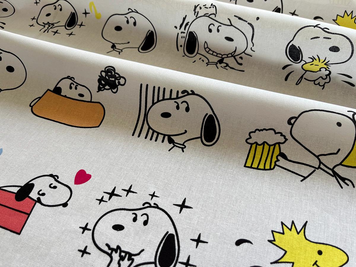5880 - Snoopy Head Toss Cotton Fabric - 43 Inch (width) X 1/2 Yard
