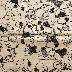 6240 - Snoopy Peanuts Friends Cotton Fabric - 43 Inch (Width) x 1/2 Yard (Length)