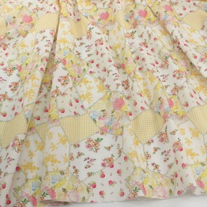 6390 - Cottage Chic Yellow Rose Flower Floral Patchwork Thin Cotton Fabric - 57 Inch (Width) x 1/2 Yard (Length)