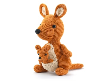 Crochet Pattern: Mama and Baby Kangaroo Amigurumi PDF - downloadable toy pattern in English, French, German and Dutch