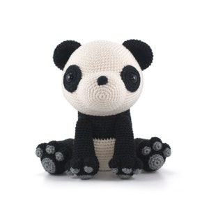 Bobo the panda Amigurumi crochet pattern PDF - downloadable pattern Giant Panda bear