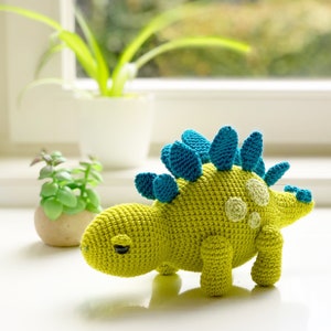 Toby the Stegosaurus Dinosaur Amigurumi crochet pattern Make a cute toy yourself image 4