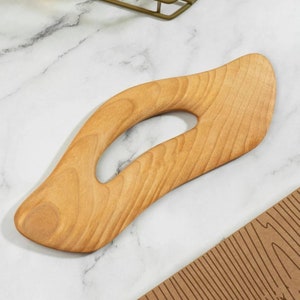 Masseur Gua Sha en bois pour le corps Cadeau unique Cadeau personnalisé pour femme Outils corporels Gua Sha Outil de massage par grattage Cadeau soin de la peau