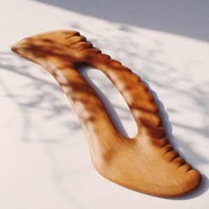Masajeador de madera Gua Sha para el cuerpo, regalo único, regalo personalizado para esposa, herramientas corporales Gua Sha, herramienta de masaje raspador, regalo para el cuidado de la piel