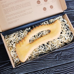 Regalo único Masajeador de madera Gua Sha para el cuerpo Regalo personalizado para esposa Herramientas corporales Gua Sha Herramienta de masaje raspador Regalo para el cuidado de la piel