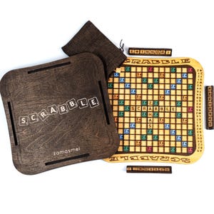 Gioco di Scrabble personalizzato esclusivo Gioco di Scrabble in legno Gioco di Scrabble fatto a mano Gioco di Scrabble in legno Gioco di Scrabble in legno Giochi da tavolo in legno