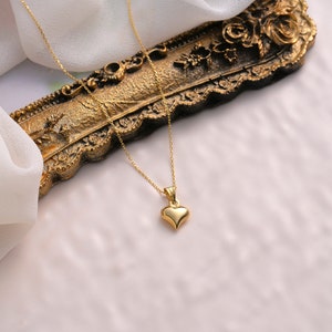 Herz-Halskette, 14K Echtgold-Herzkette, zierlicher Anfangsherzanhänger, handgemachter 14K Gold-Liebesanhänger, Weihnachtsgeschenk, Liebeshalskette