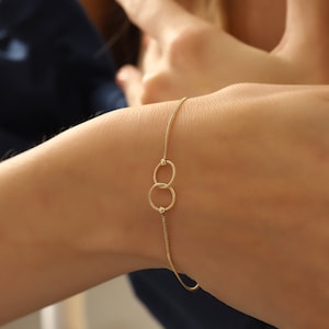 Tiny Double Circle Bracelet, Real 14K Gold Interlocking Bracelet, Dainty Custom Circle Bracelet, Minimalist 14K Gold Double Circle Bracelet