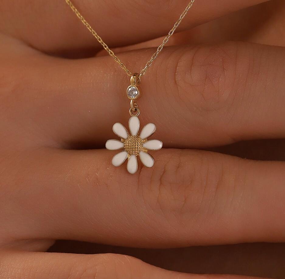 Daisy Necklace, Solid 14K Gold Daisy Necklace, Dainty Initial