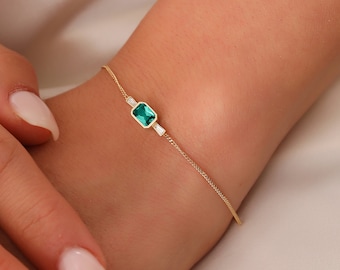 14K Gold Emerald Bracelet, Minimalist Gold Emerald Bracelet, 14K Real Gold Anniversary Bracelet, Dainty initial Emerald Bracelet