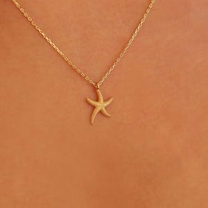 14K Gold Starfish Necklace, 14K Solid Gold Animal Necklace, Minimalist Starfish Pendant, Dainty initial Starfish Pendant, Summer Jewelry