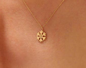 Collana con fiocco di neve in oro 14 carati, collana celeste in oro vero 14 carati, grazioso ciondolo con fiocco di neve con iniziale, ciondolo con fiocco di neve fatto a mano in oro 14 carati
