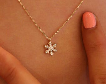 Collana con fiocco di neve in oro 14 carati, collana celeste in oro massiccio 14 carati, grazioso ciondolo con fiocco di neve con iniziale, ciondolo con fiocco di neve fatto a mano in oro 14 carati