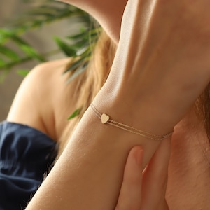 Winziges Herz Armband, 14K Solid Gold Jubiläum Armband, Zierliche erste Herz Armband, Minimalistische 14K Gold Herz Armband, Sommer Schmuck