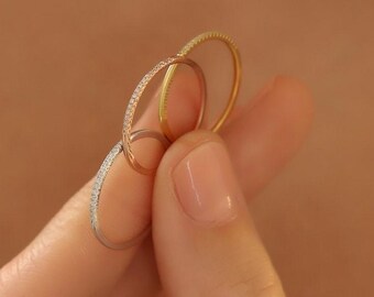 Fede nuziale con diamanti, delicato anello di fidanzamento con iniziale e diamanti, fede nuziale in oro vero 14 carati, fede nuziale in oro fatta a mano, regalo di Natale