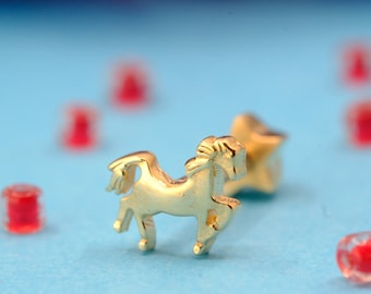 14K Gold Horse Tragus, Handmade Horse Tragus, 14K Solid Gold Animal Tragus, Minimalist Gold Horse Screwing Tragus, Summer Jewelry