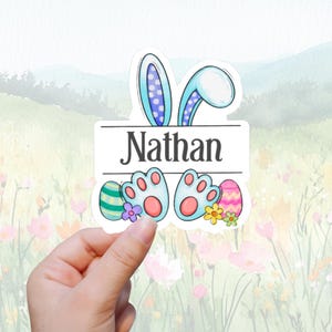 Benutzerdefinierte Ostern Name | Sticker oder Magnet | Personalisierte Hase Korb Anhänger, Kinder Ostern Geschenk | Osterhasenohren und -pfoten in blau oder pink
