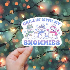 Relaxando com meus bonecos de neve | Adesivo ou ímã | À prova d'água, ímã de geladeira, laptop, garrafa d'água, Kindle, inverno, estação aconchegante, boneco de neve