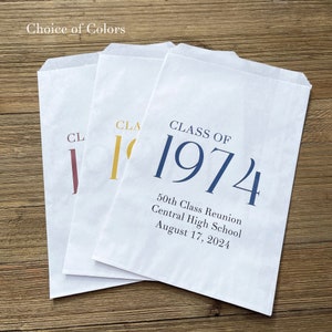 Class reunion favor bags that can be made for any year.  Reunion bags are personalized with your class year, school and date.