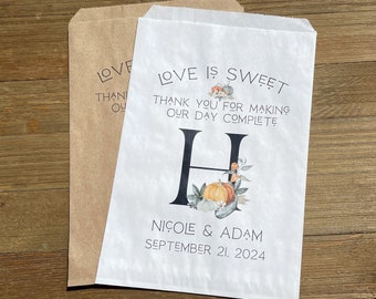 Monogrammed fall wedding favor bags, personalized with fall accents to match your fall decor.  Sweet treat bags for your autumn wedding.