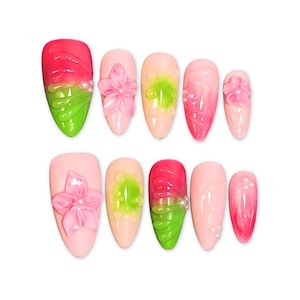 Uñas primaverales inspiradas en el rocío de sandía, uñas postizas 3D hechas a mano con diseño floral rosa y verde.
