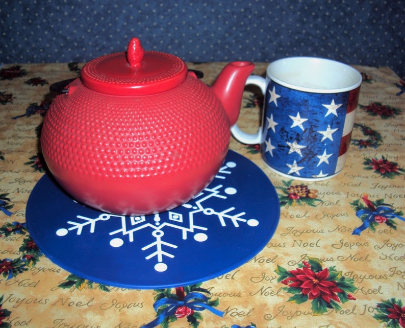 Blue Nonslip Silicone Snowflake Table Trivet, Tablemat, Kitchen Hot Pad, Countertop Hot Pad, Table Placemat image 6