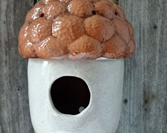 Acorn Birdhouse in glazed terracotta