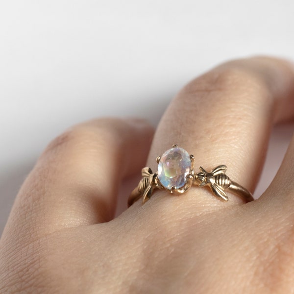 14k Solid Gold Bee Solitaire Ring, with your choice of faceted oval gemstone
