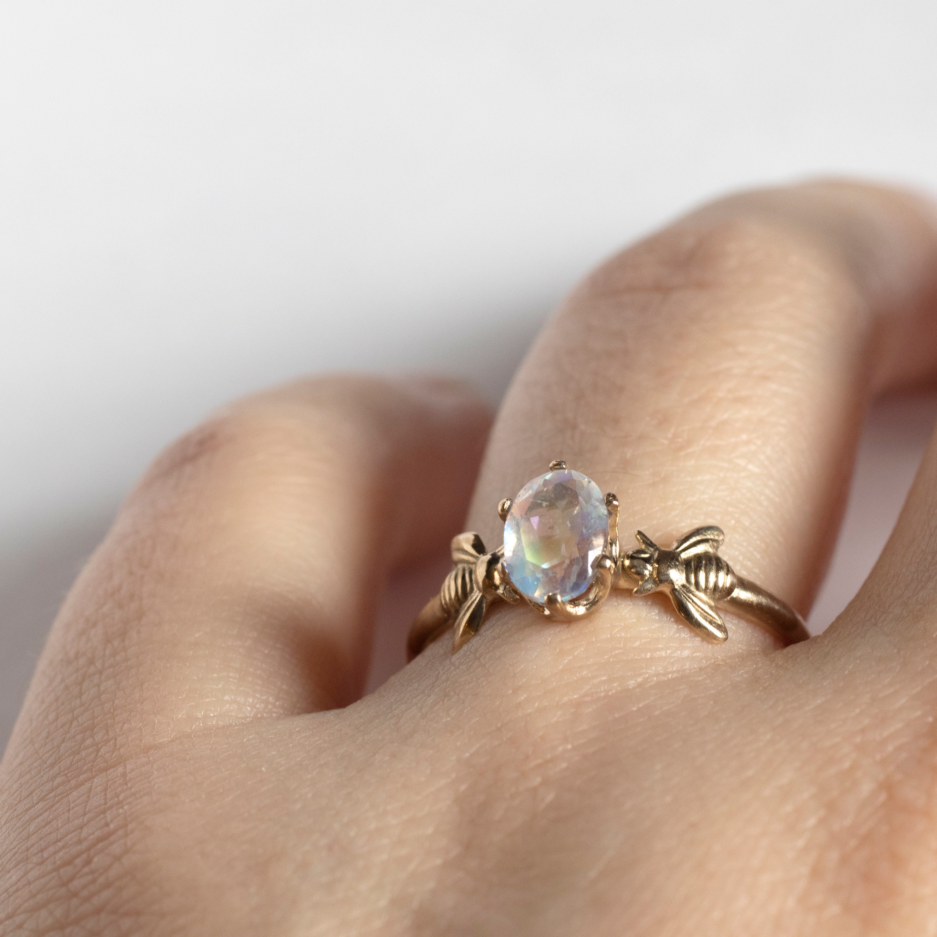 Bee diamond ring deals