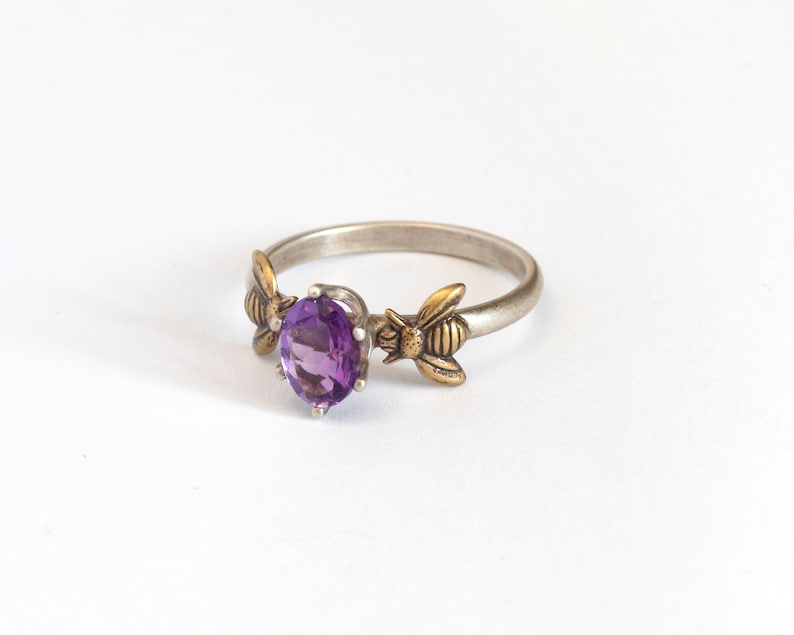 Amethyst Gemstone Honeybee Ring, Bee Jewelry, February Birthstone or Alternative Engagement Ring, Purple Stone Solitaire Ring oval/prong set