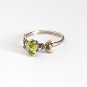 Peridot Double Honeybee Ring, August birthstone with two mixed metal bees