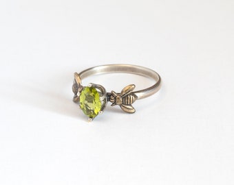 Peridot Double Honeybee Ring, August birthstone with two mixed metal bees