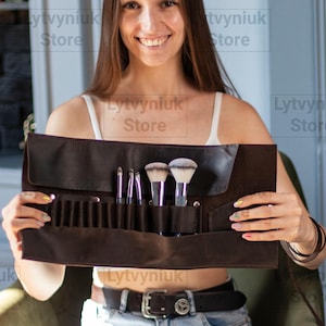 Makeup brush roll, Makeup artist gift, Makeup brush organizer leather, Makeup brush holder for travel, Gift for makeup lover