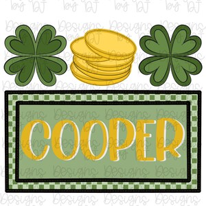Peut inclure: Une cr&eacute;ation sur le th&egrave;me de la Saint-Patrick avec une bordure &agrave; carreaux verts et noirs, le nom "COOPER" en or, des pi&egrave;ces d'or et des tr&egrave;fles verts. Un design festif.