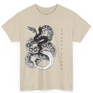 Hinterlistiges Schlangen-Grafik-T-Shirt, Unisex-T-Shirt aus schwerer Baumwolle, einzigartiges Tier-T-Shirt, Geschenk für Schlangenliebhaber, Freizeitkleidung, trendiges Natur-Shirt