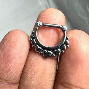 Surgical Steel Septum Clicker Clustered Hearts – 16G/14G Nose Clicker – Nose Segment Ring 10mm Big Nose Jewelry Hinged Clicker Tribal Style