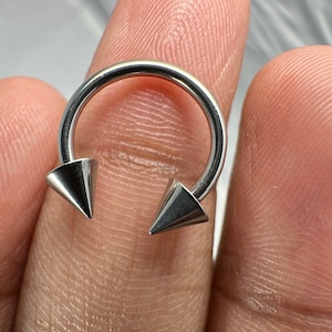 16G/14G Spike Horseshoe Septum Clicker Surgical Steel Externally Threaded Circular Barbell with Cones Daith Cartilage Septum Piercing Gift