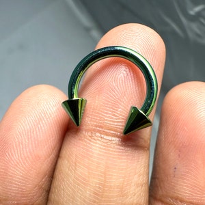 316L サージカル スチール製外ネジ付きグリーン アルマイト加工円形バーベル (コーン付き) - 8G (3 mm)、16G (1.2 mm)、14G (1.6 mm) からお選びいただけます